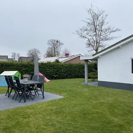 בית נופש Lovely With Garden Sint Maartensvlotbrug