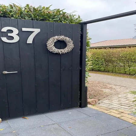 Lovely With Garden *