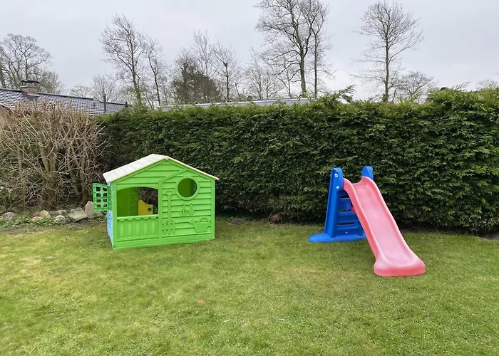 Lovely With Garden Feriehus