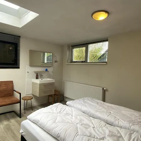 Lovely With Garden Semesterbostad *