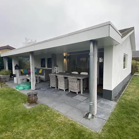 Lovely With Garden Semesterbostad Sint Maartensvlotbrug