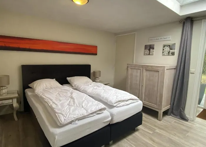 Lovely With Garden Nyaraló *