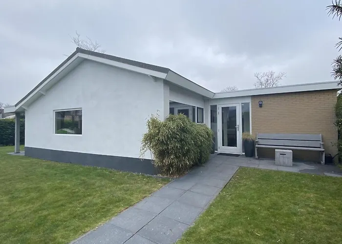 Lovely With Garden * Sint Maartensvlotbrug