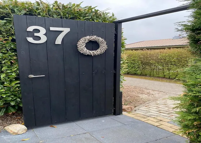 Lovely With Garden *